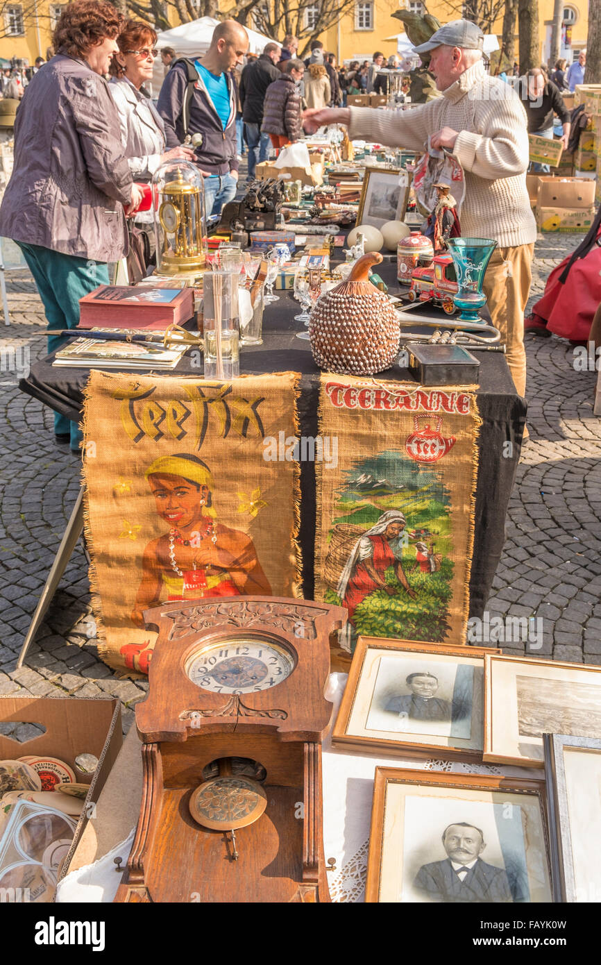 Samstag Flohmarkt am Karlsplatz in das Zentrum von Stuttgart, Stuttgart, Baden-Württemberg, Deutschland Stockfoto