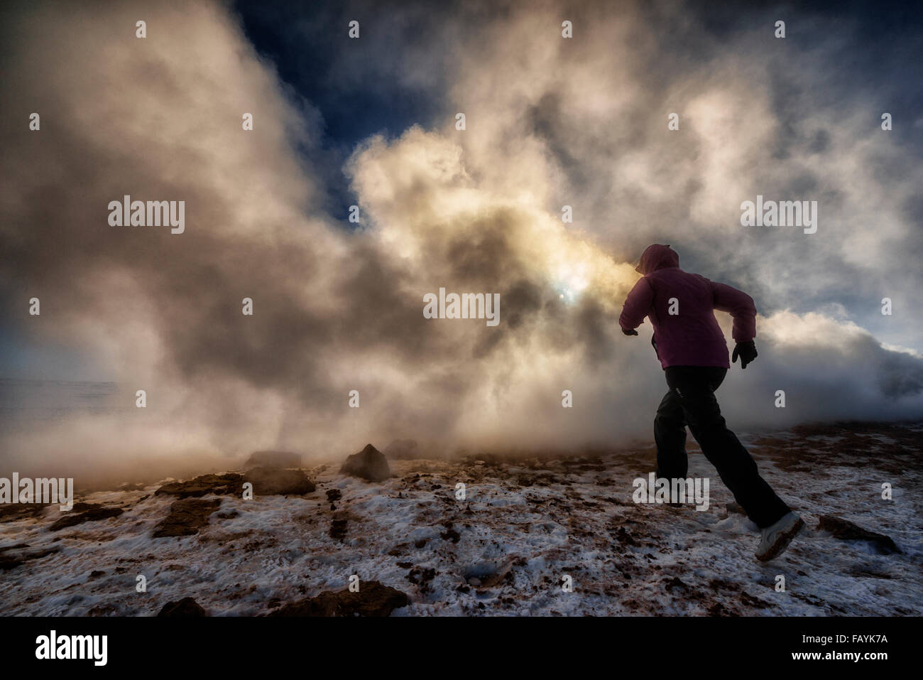 Geothermische heiße Quellen, Hverarond, Namaskard, Island. Das Gebiet zeichnet sich durch kochendem Schlamm-Mooren und Solfataren. Stockfoto