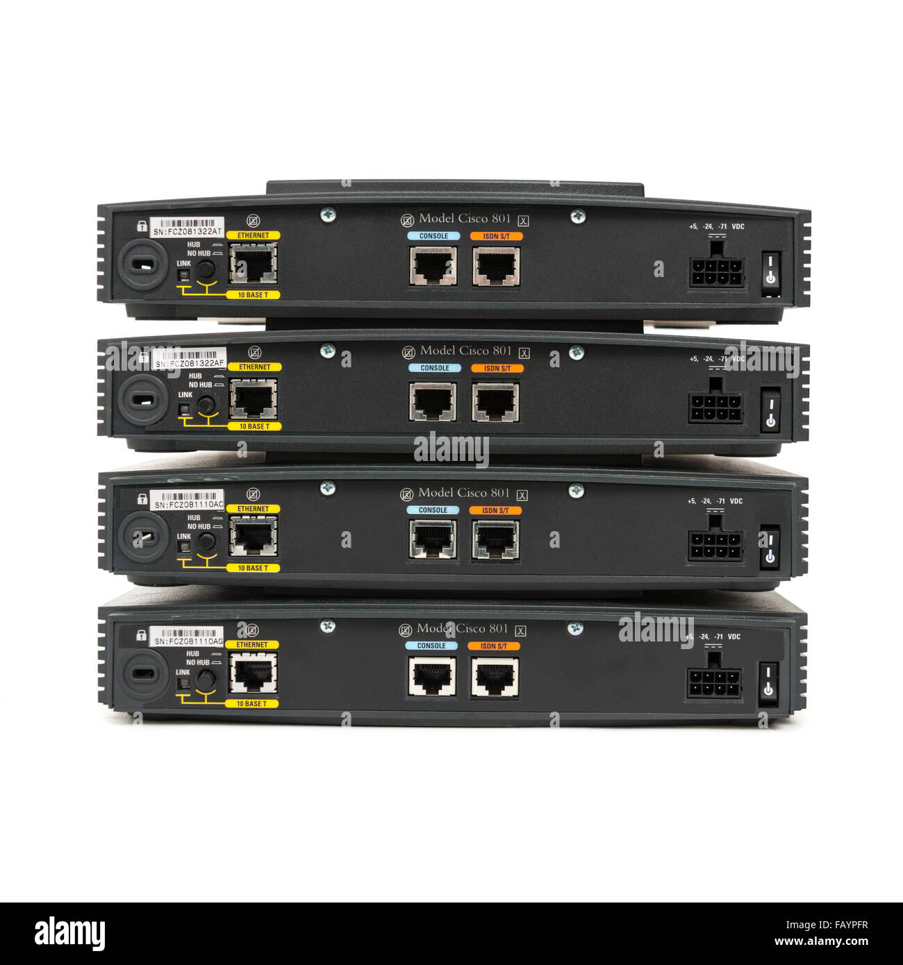 Stapel von CISCO 800-Serie (Modell 801) Büro-Router Stockfoto