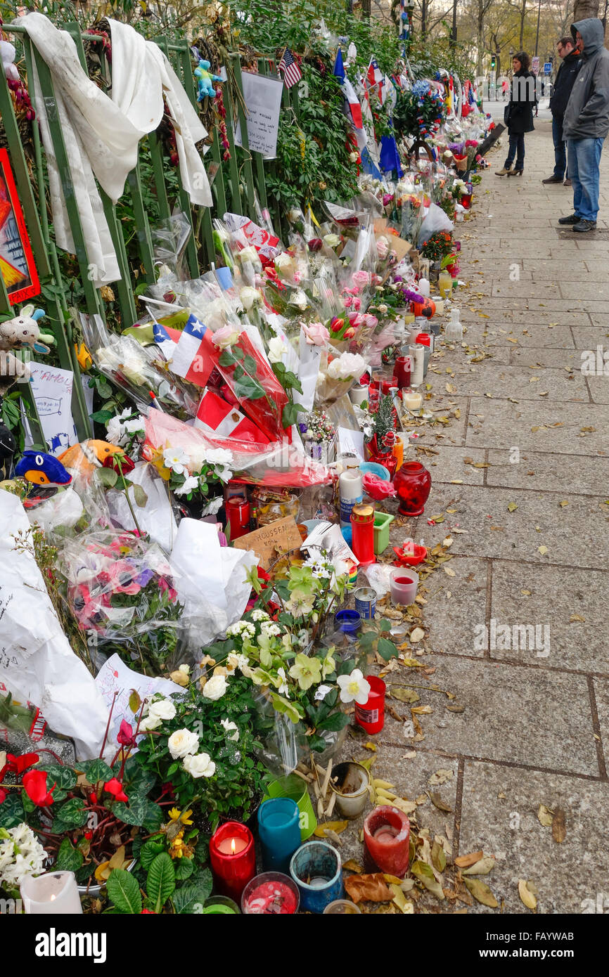 Hommagen an die Opfer der Terroranschläge vom 13. November 2015 im Theatre Bataclan, Paris, Frankreich. Stockfoto