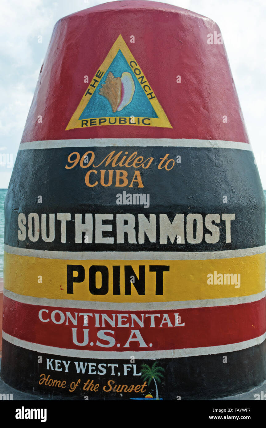 Vereinigte Staaten von Amerika, Florida: der südlichste Punkt Boje im Key West zeigt die 90 Meilen Entfernung von Kuba Stockfoto