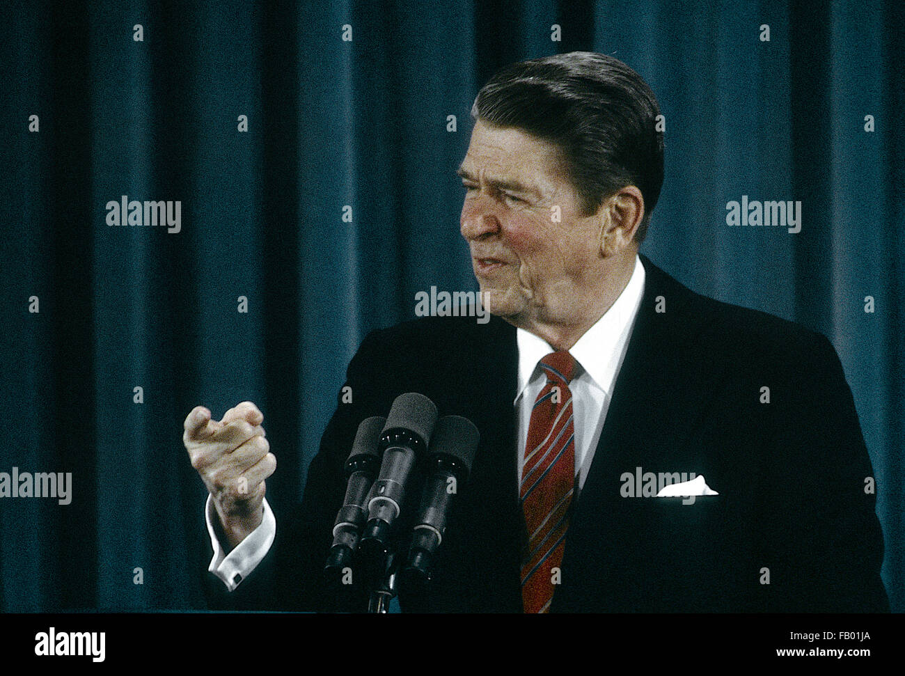 Washington, DC, USA, 22. Februar 1984 Präsident Ronald Reagan 22. Pressekonferenz nimmt Platz n East Room des weißen Hauses: Mark Reinstein Stockfoto