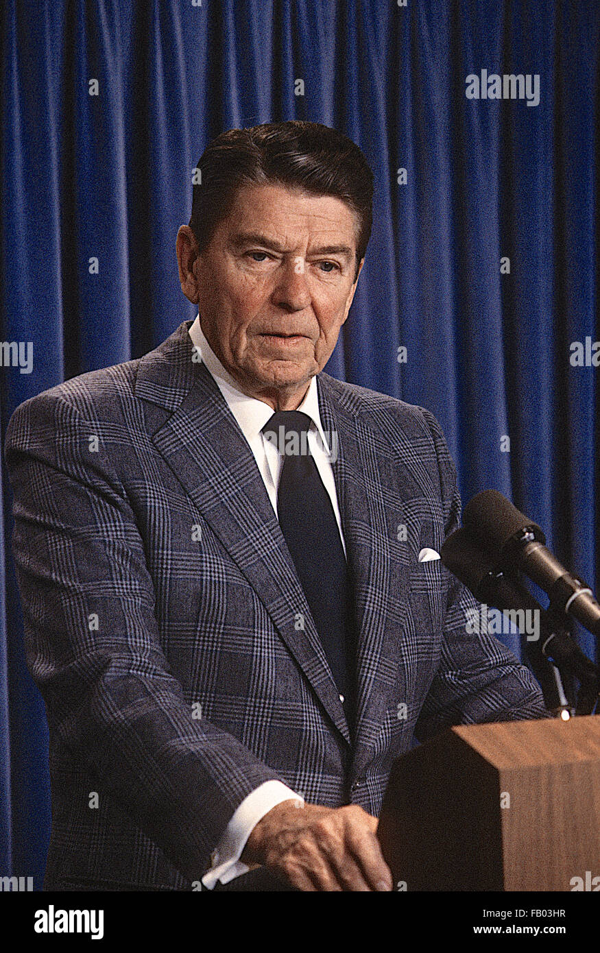 Washington, DC, USA, 27. Dezember 1983 Präsident Ronald Reagan im Presseraum Credit: Mark Reinstein Stockfoto