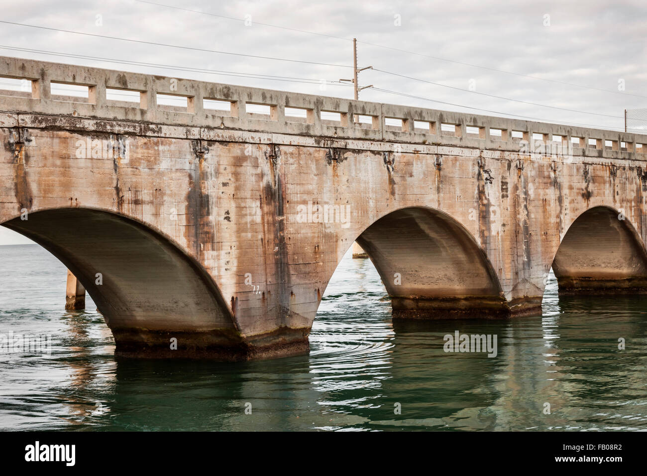 Bögen von alten East Coast Railway steinerne Brücke verbindet Florida Keys, Vereinigte Staaten von Amerika. Stockfoto