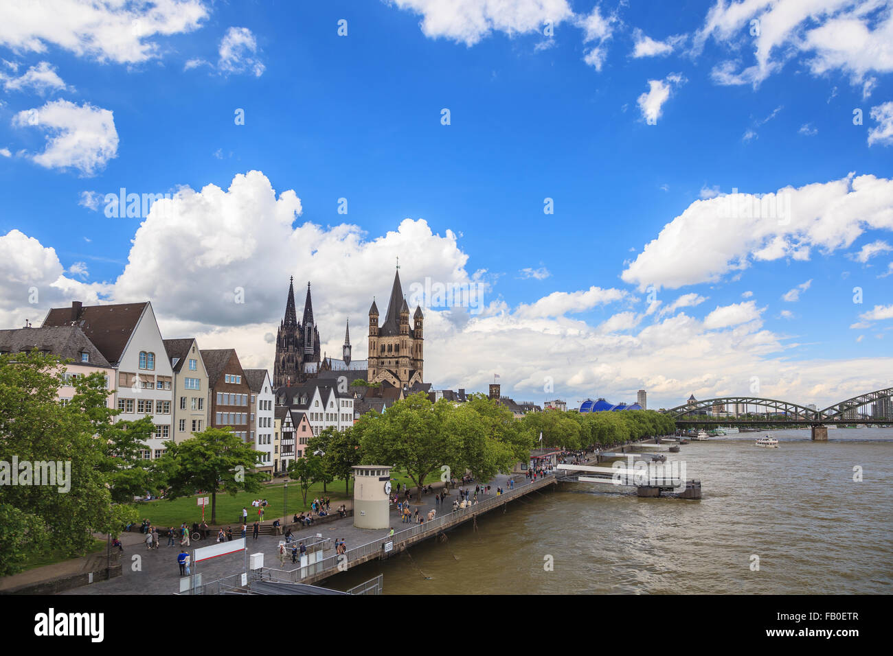 Köln Skyline und Rhein Fluß Stadt in Deutschland Stockfoto