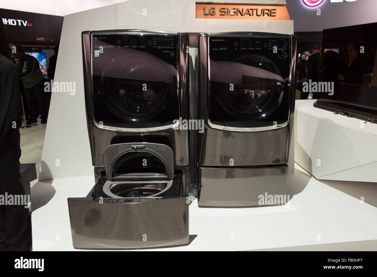 Las Vegas, Nevada, USA. 6. Januar 2016. Eine Konzept LG smart Waschmaschine  sieht man auf dem LG-Stand auf der 2016 International Consumer Electronics  Show (CES) in Las Vegas, Nevada, USA, 6. Januar