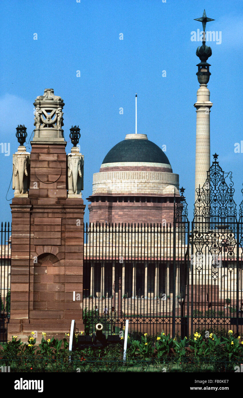 Haus des Präsidenten oder Rashtrapati Bhavan, einst der Vizekönig House, entworfen von Edwin Lutyens ein Mughal-Stil mit lokalen roten Sandstein, New Delhi, Indien Stockfoto