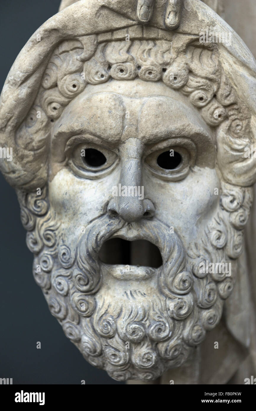 Tragödie-Maske. Detail der Melpomene Statue, Muse des Gesangs und Tragödie. Römische Statue. 2. Jahrhundert n. Chr. Marmor. Von Monte Calvo. Italien. Ny Carlsberg Glyptotek. Kopenhagen, Dänemark. Stockfoto