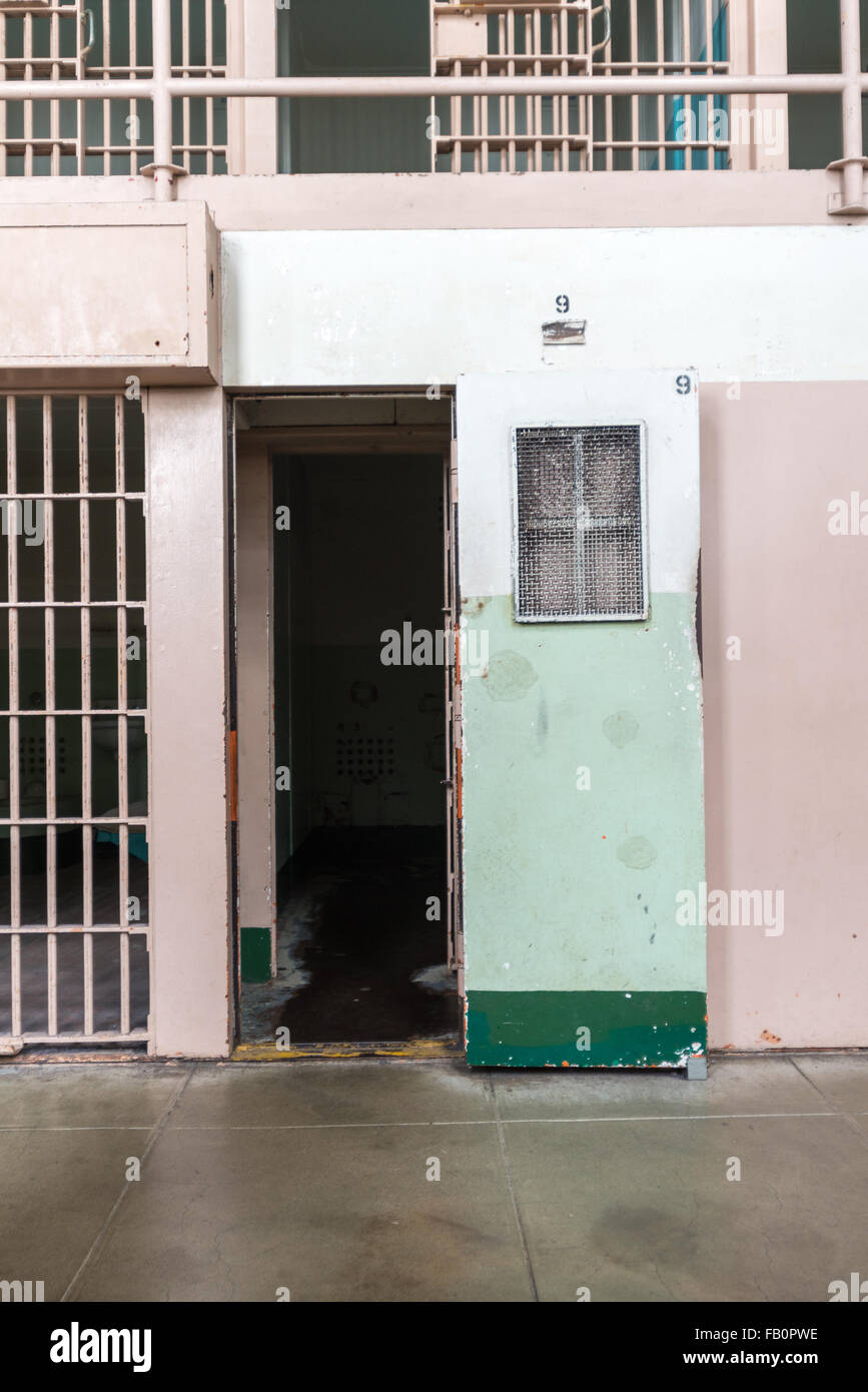 Gefängnis Zellentür für eine Isolationszelle auf Alcatraz Gefängnis in San Francisco, Kalifornien Stockfoto