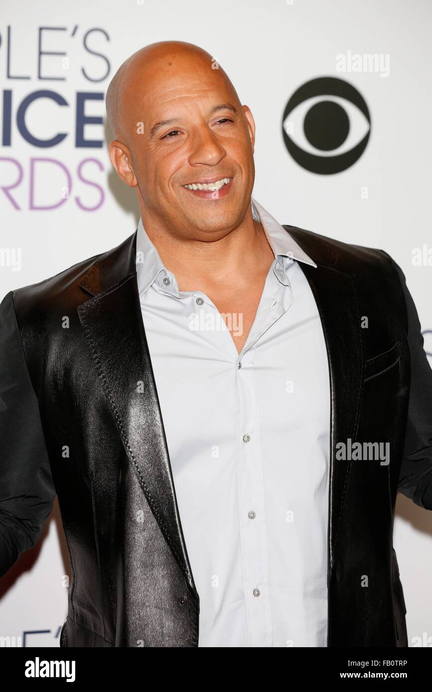 Los Angeles, USA. 7. Januar 2016. Schauspieler Vin Diesel posiert im Presseraum der Volksrepublik Choice Awards 2016 im Microsoft-Theatre in Los Angeles, USA, 6. Januar 2016. Foto: Hubert Boesl/Dpa - NO-Draht-SERVICE- / Alamy Live News Credit: Dpa picture-Alliance/Alamy Live News Stockfoto