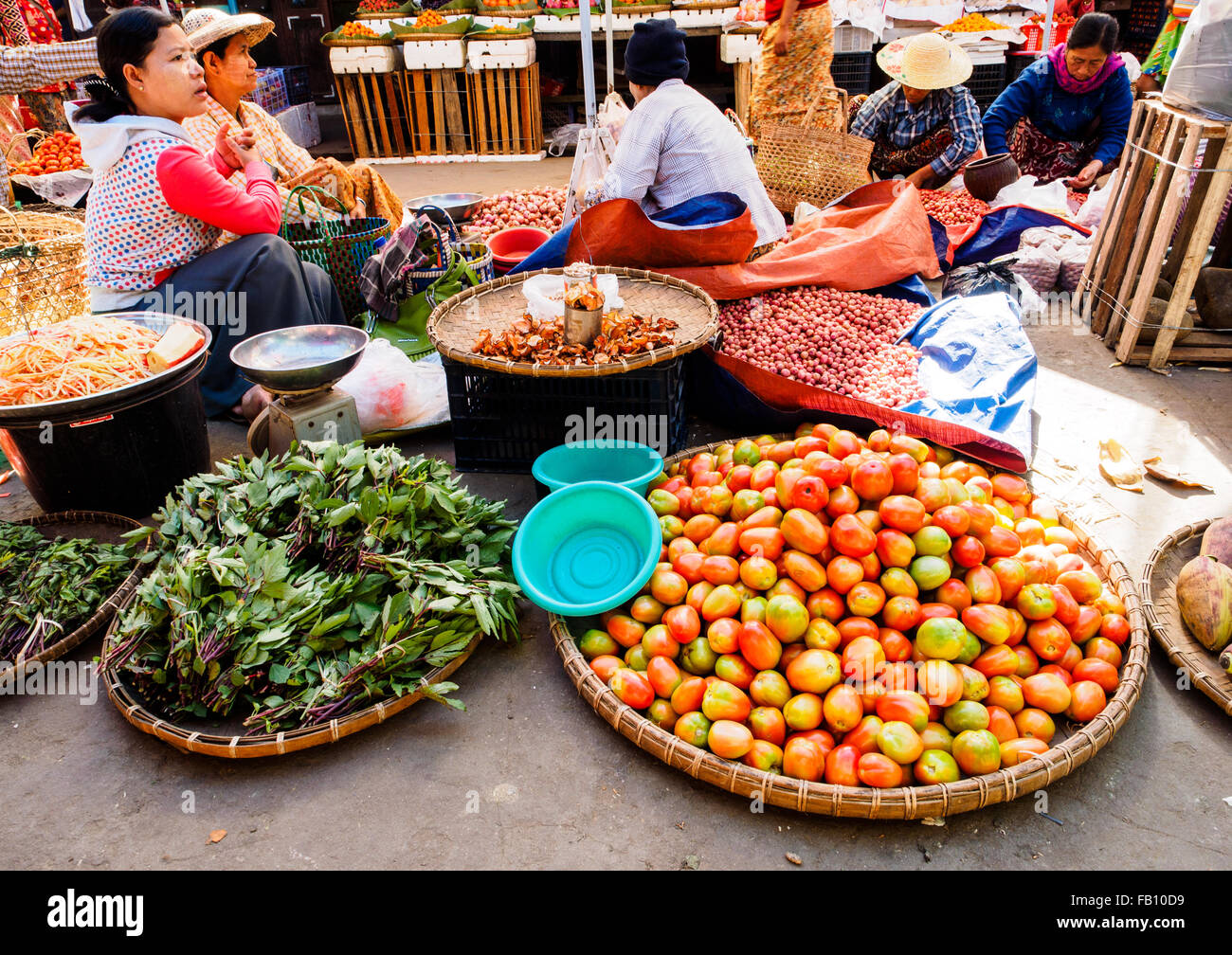 Auf dem Markt von Myitkyina Stockfoto