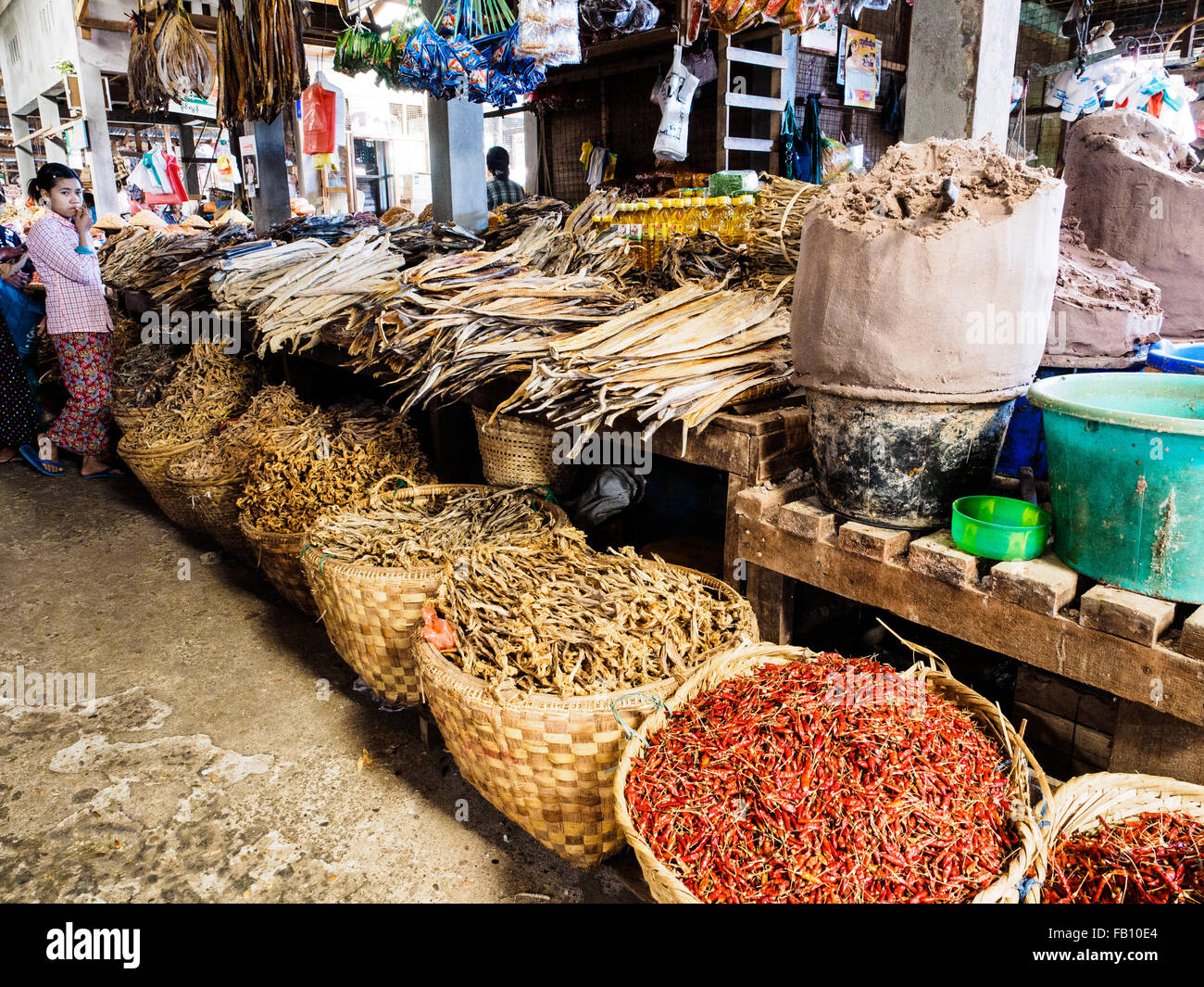 Auf dem Markt der Myitkyina Stockfoto