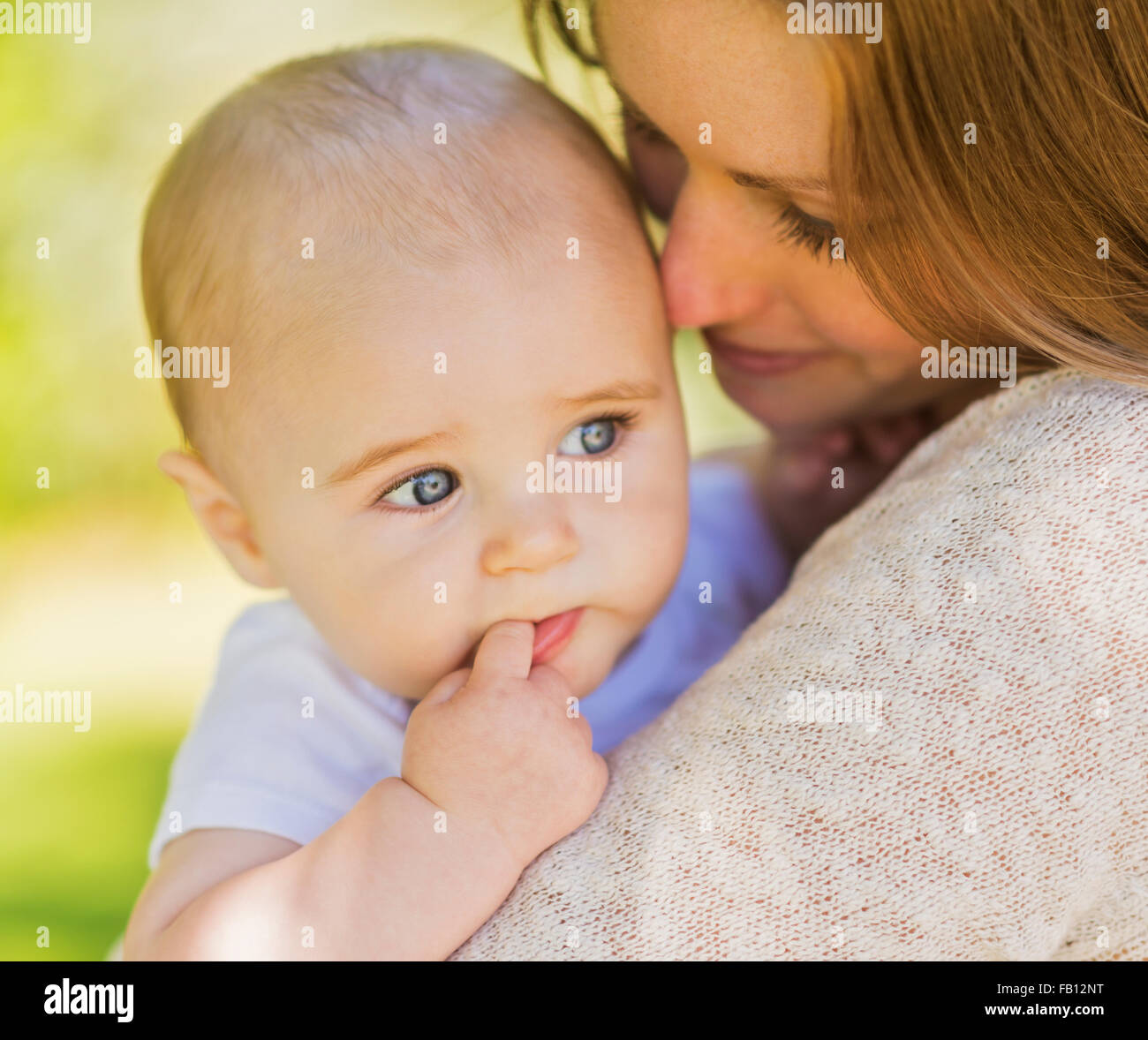 Mutter mit Baby Boy (6-11 Monate) Stockfoto