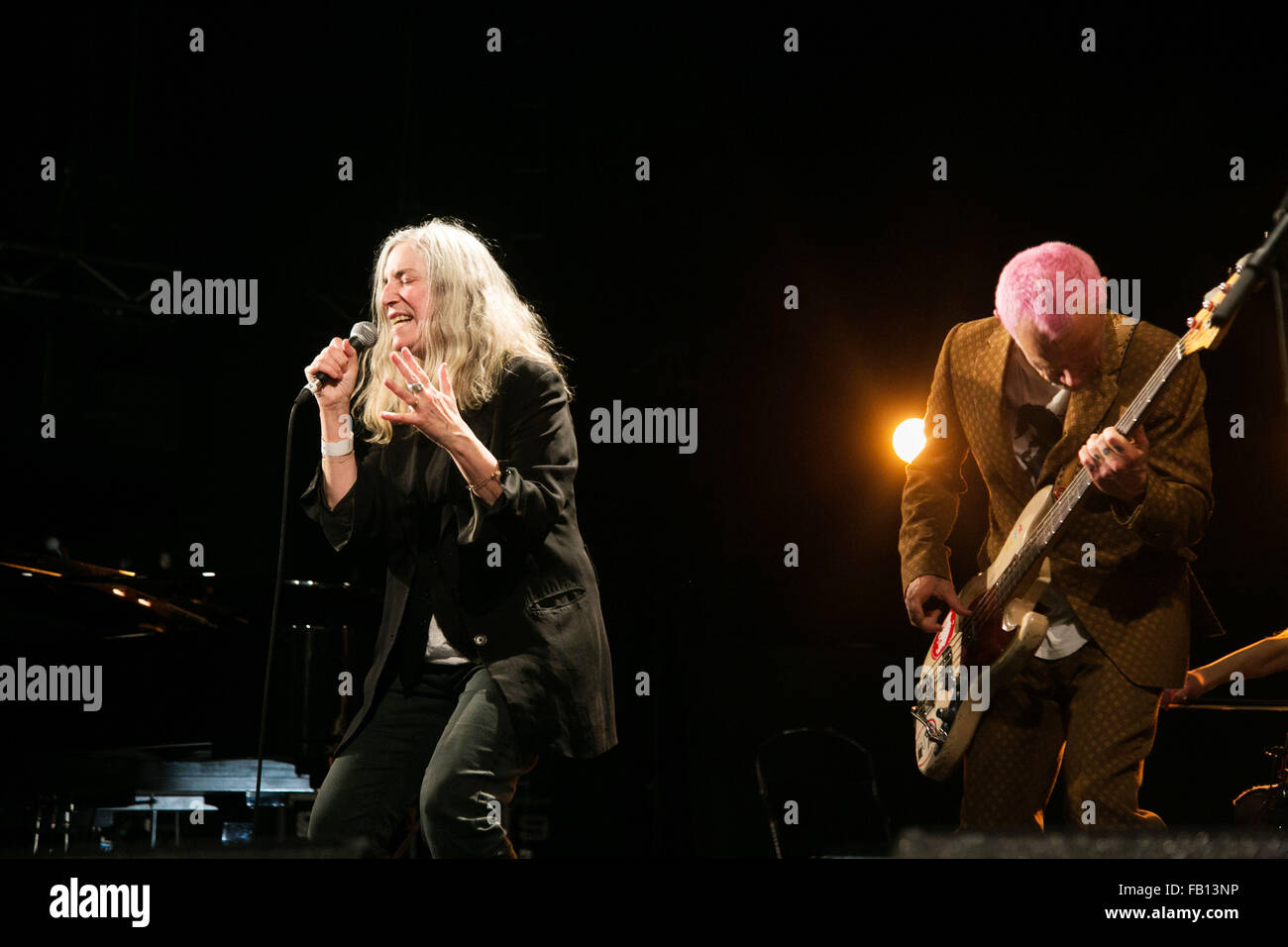 Patti Smith live im Le Trianon mit Flohmarkt als Teil des Pfads zur Veranstaltung in Paris. Stockfoto