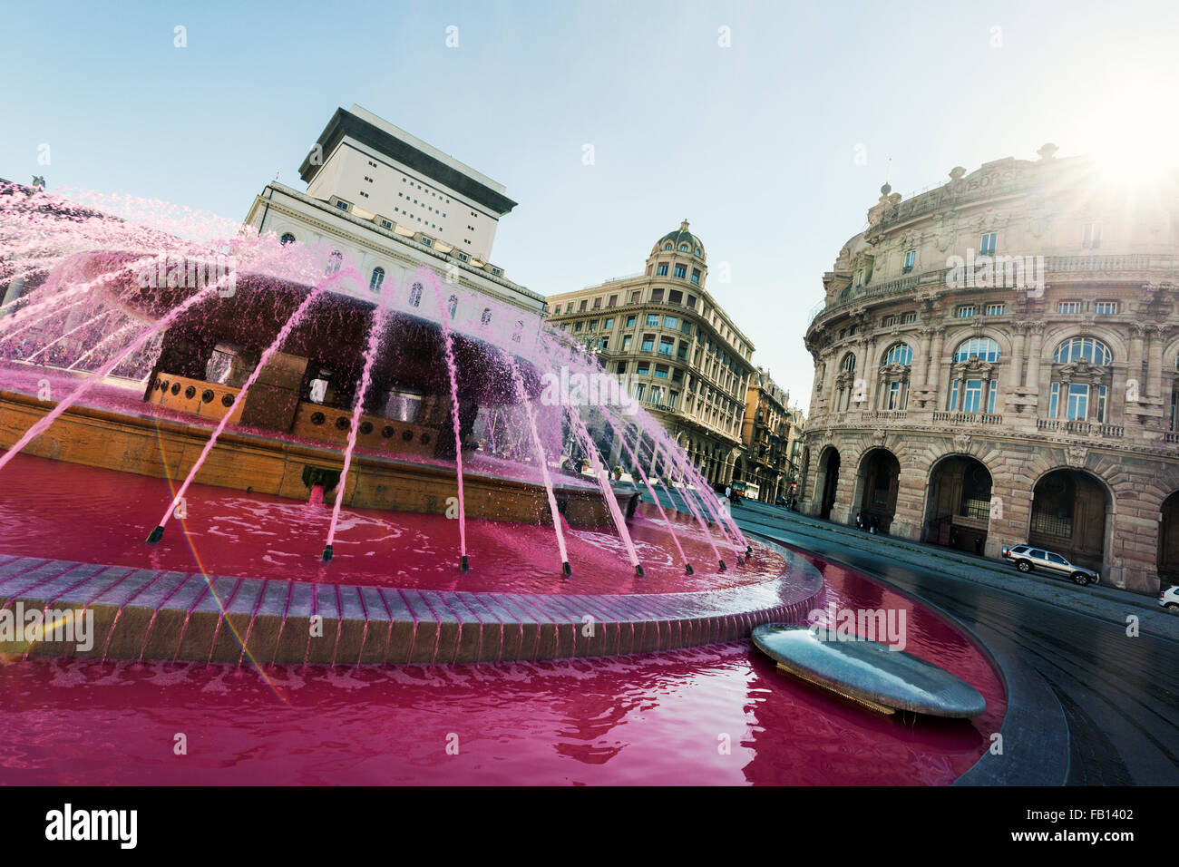 Rosa-Brunnen in Piazza de Genua an sonnigen Tag Stockfoto