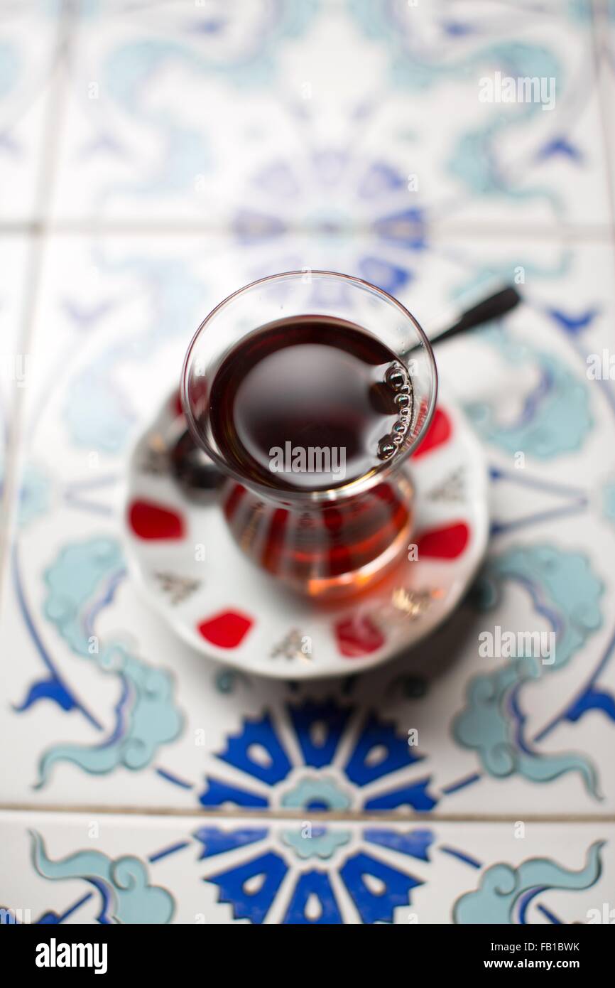 Traditionellen türkischen Tee, Draufsicht Stockfoto