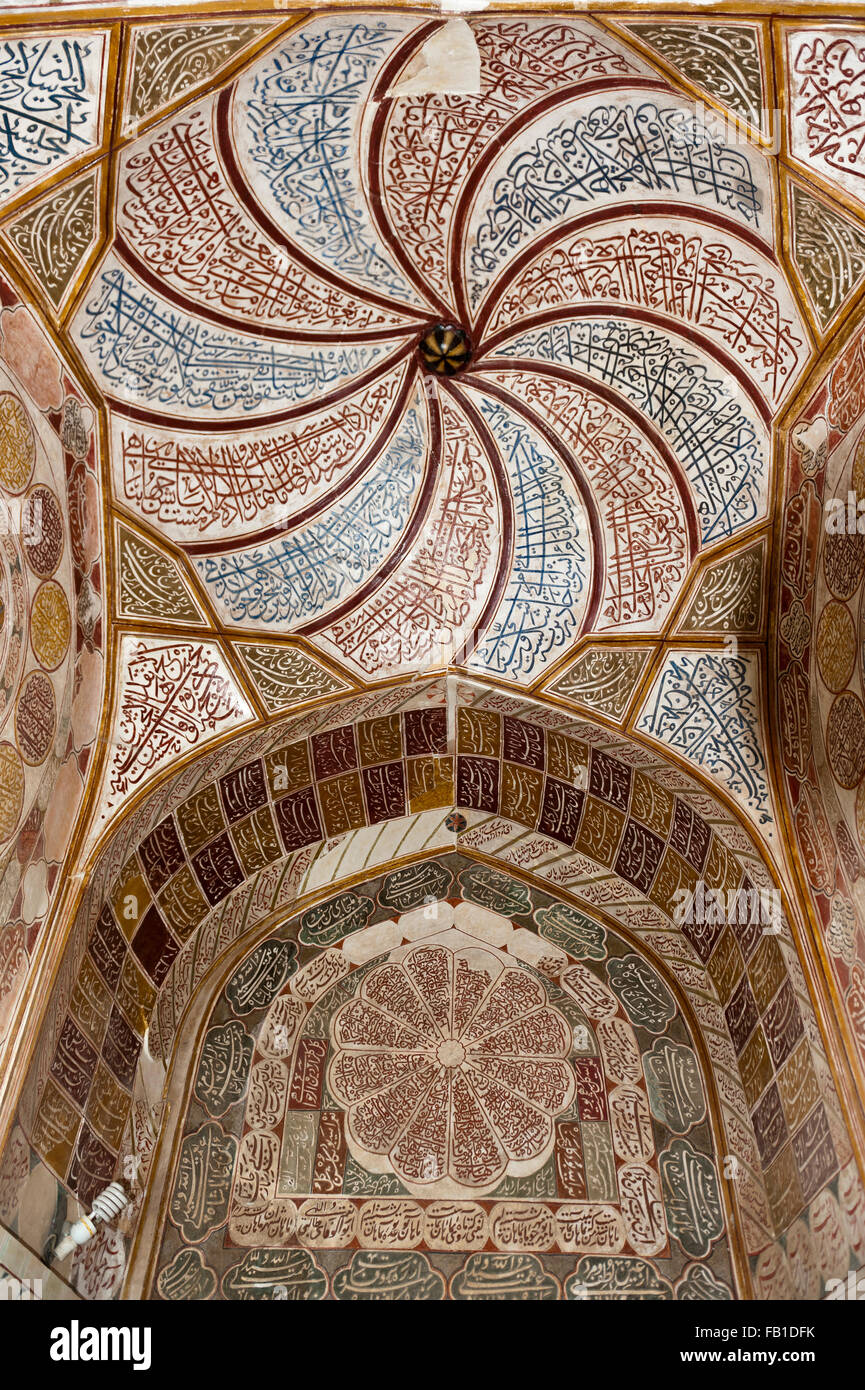 Große Moschee, Shi'ite Sufismus, Wandmalereien und Deckenmalereien, Windrose und Koran Suren, Mausoleum von Shah Nematollah Vali Stockfoto