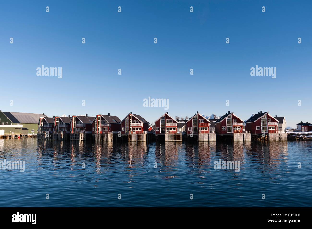 Zeile der Waterfront Häuser, Svolvaer, Lofoten Inseln, Norwegen Stockfoto