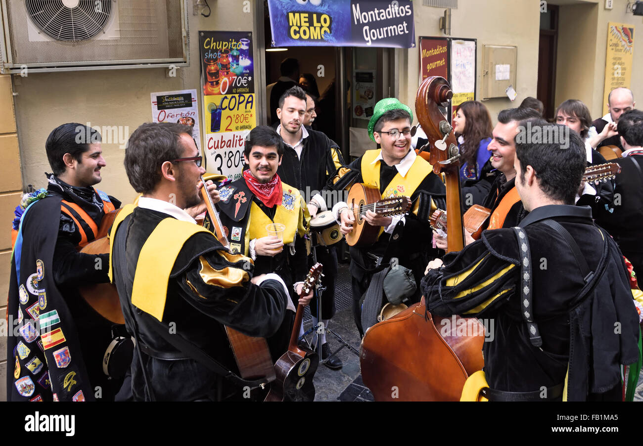Musik Musiker (Studenten) aus Madrid in Malaga Altstadt Zentrum Spanisch Spanien Andalusien Stockfoto