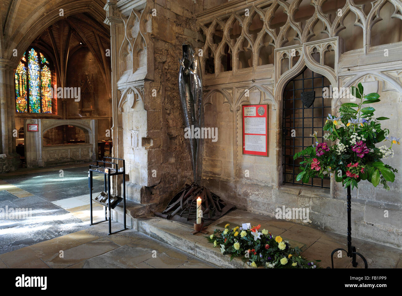 Innere des Tewkesbury Abbey (Abtei St. Marienkirche der Jungfrau), Stadt Tewkesbury, Gloucestershire, England, Vereinigtes Königreich, Stockfoto