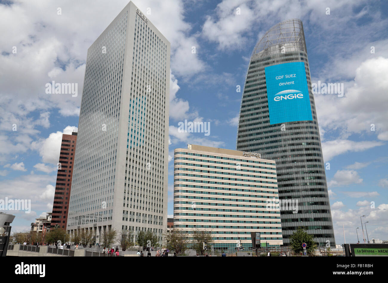 Bürogebäude (Tour Égée & Tour GDF Suez) im Geschäftsviertel la Défense, Paris, Frankreich. Stockfoto