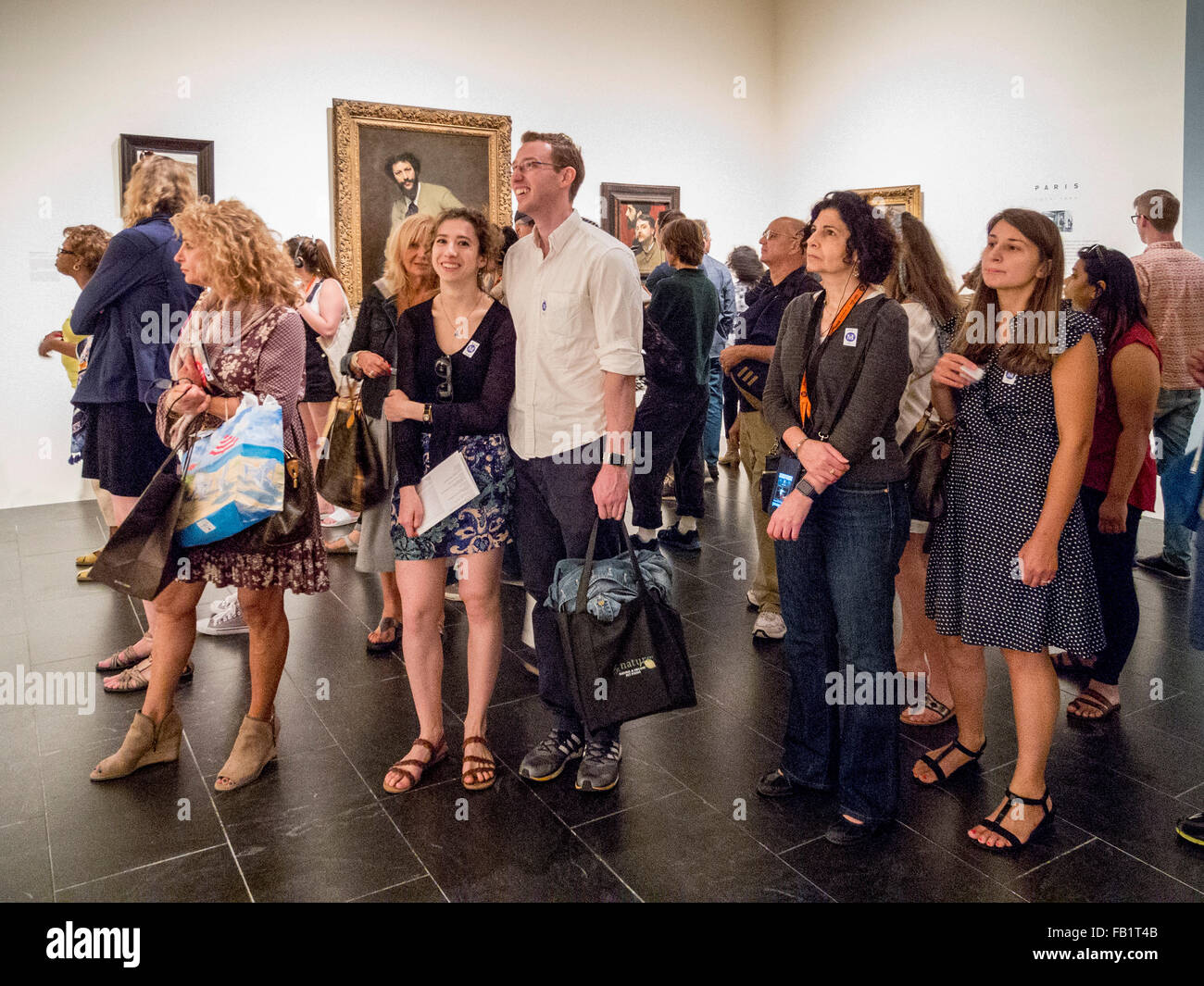 Museumsbesucher viele Altersgruppen genießen eine Ausstellung der Maler John Singer Sargent arbeiten im Metropolitan Museum of Art in New York City. Stockfoto