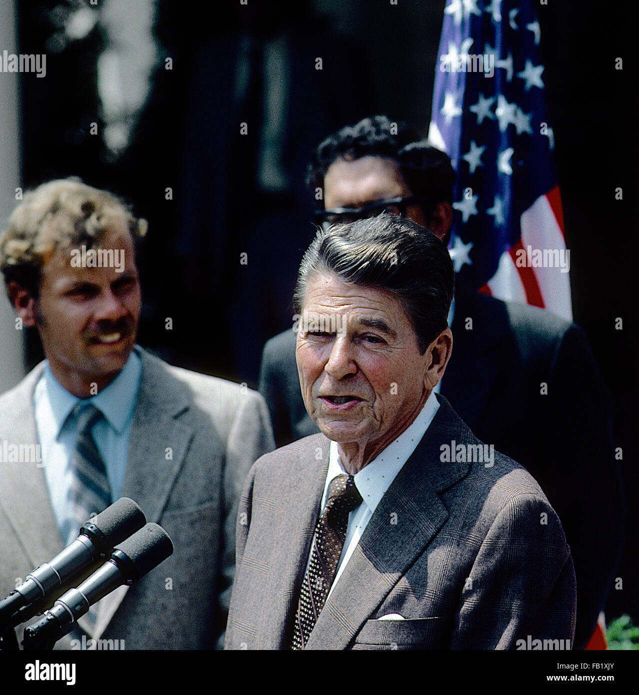 Washington, DC, USA, Juni 1981 Präsident Ronald Reagan im Rosengarten. Bildnachweis: Mark Reinstein Stockfoto
