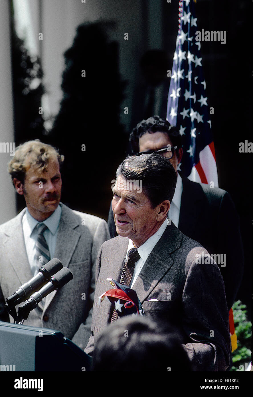 Washington, DC. Juni 1981 Präsident Ronald Reagan im Rosengarten. Bildnachweis: Mark Reinstein Stockfoto
