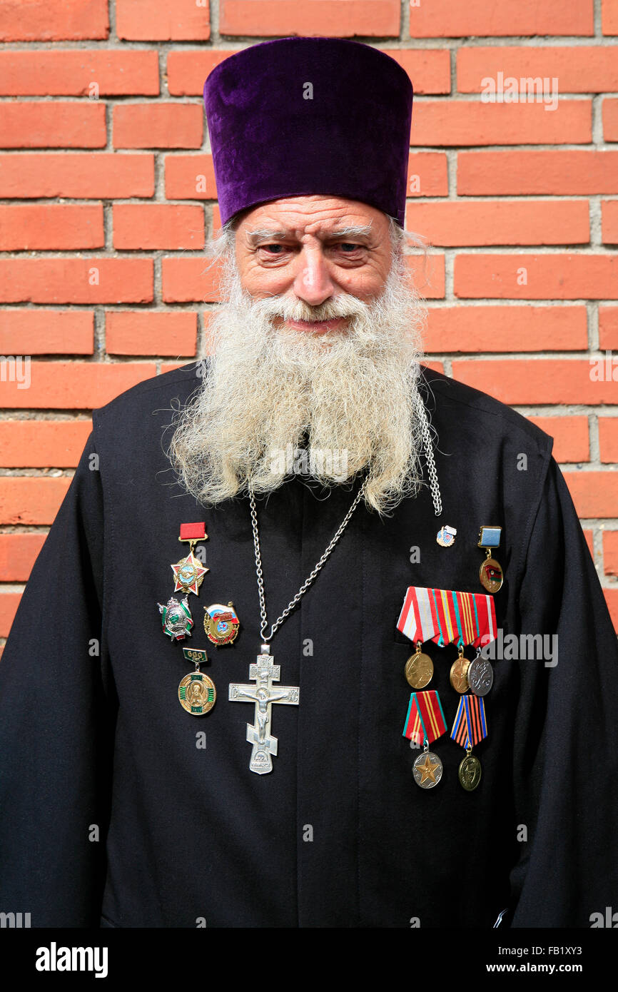 Russisch-orthodoxe militärische Priester im Kreml in Moskau, Russland Stockfoto