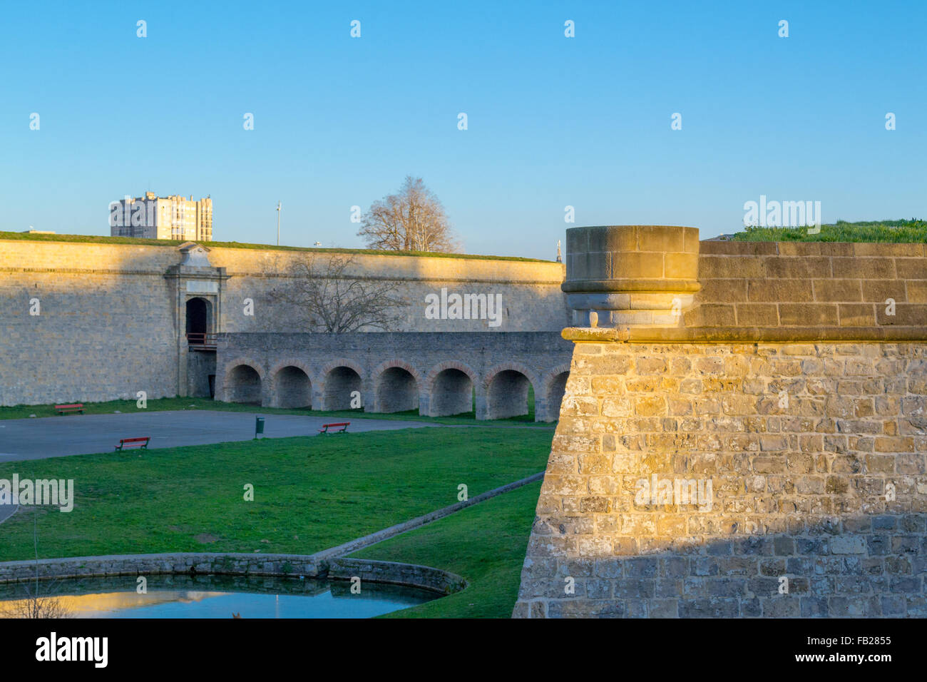 Die stadtmauer von pamplona Fotos und Bildmaterial in hoher Auflösung