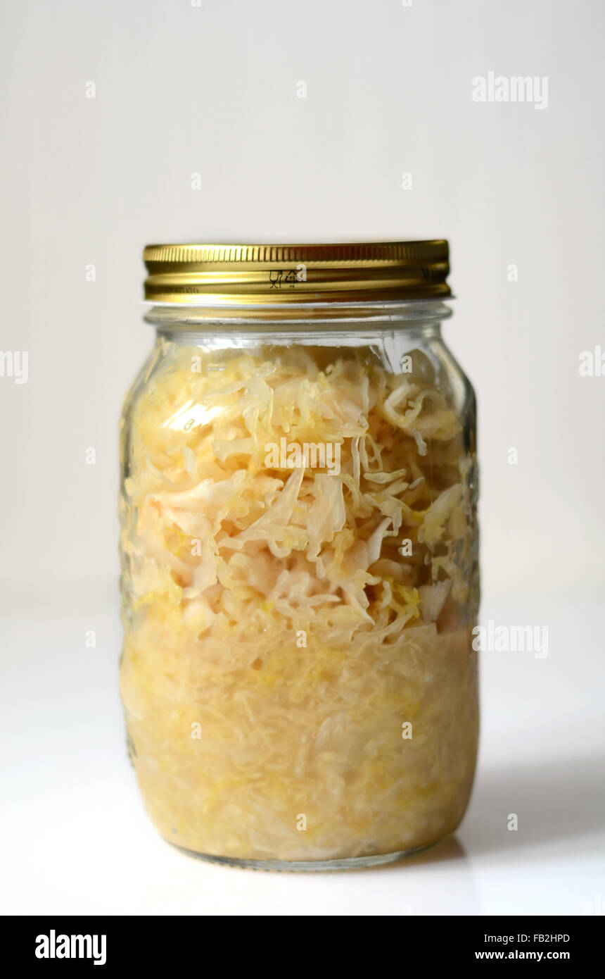 Traditionelle hausgemachte Sauerkraut - fermentiert Krautsalat Stockfoto