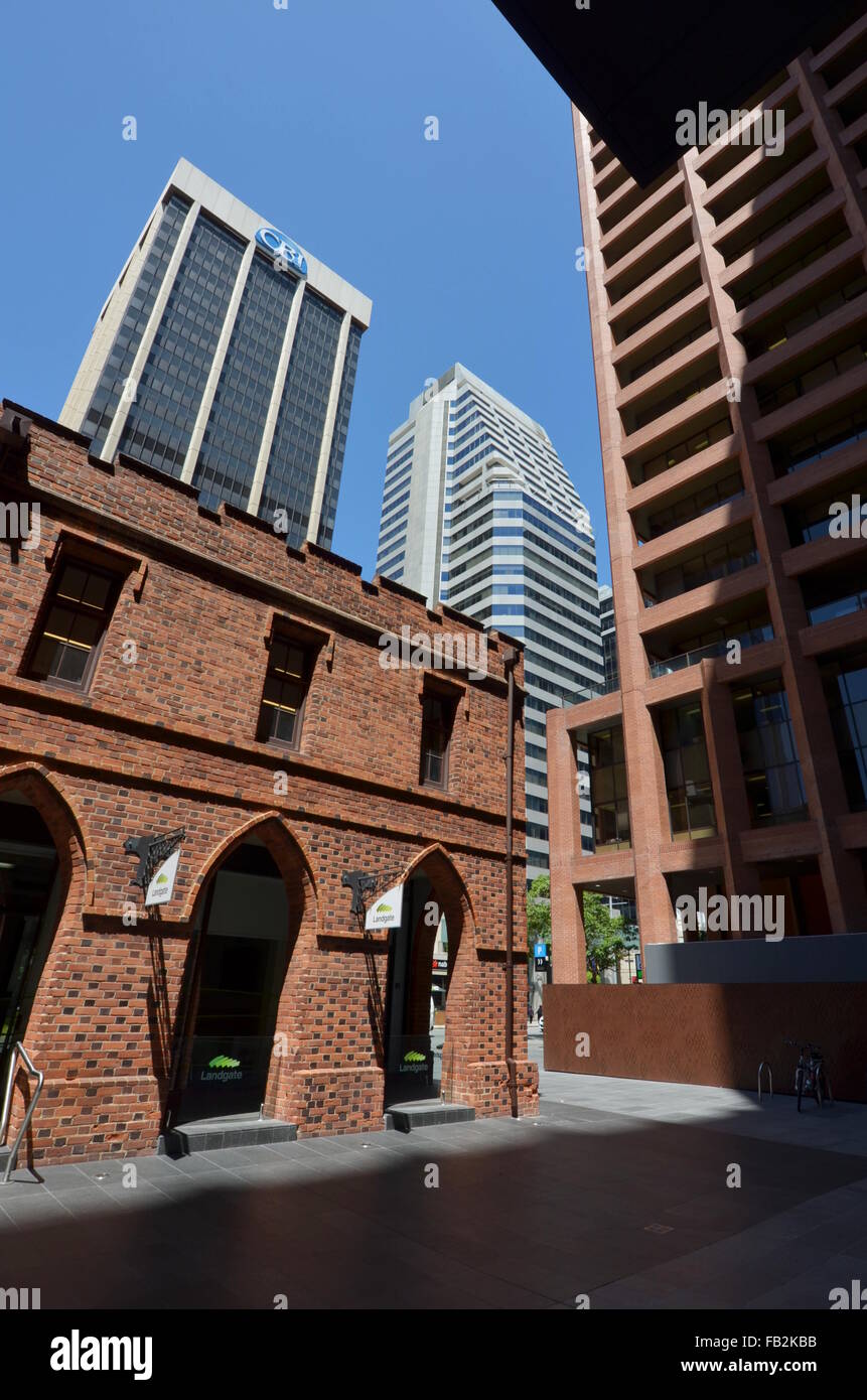 Der Kreuzgang, ein Sträfling gebaut Kolonialzeit Gebäude, unter Bürohäuser in Perth, Australien Stockfoto