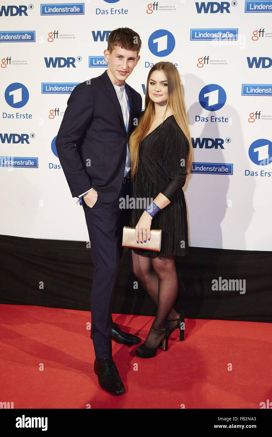 Fototermin zum 30. Jahrestag der deutschen ARD TV-Serie "Lindenstraße".  Mitwirkende: Jannik Scharmweber, Greta erschossen wo: Köln bei: 8. Dezember 2015 Stockfoto