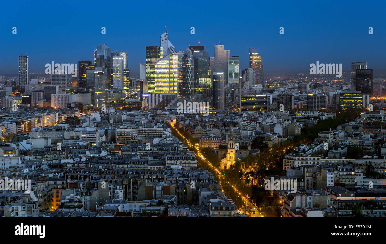 Erhöhten Blick auf Paris La Défense Geschäft Bezirk Skyline, Frankreich, Europa Stockfoto