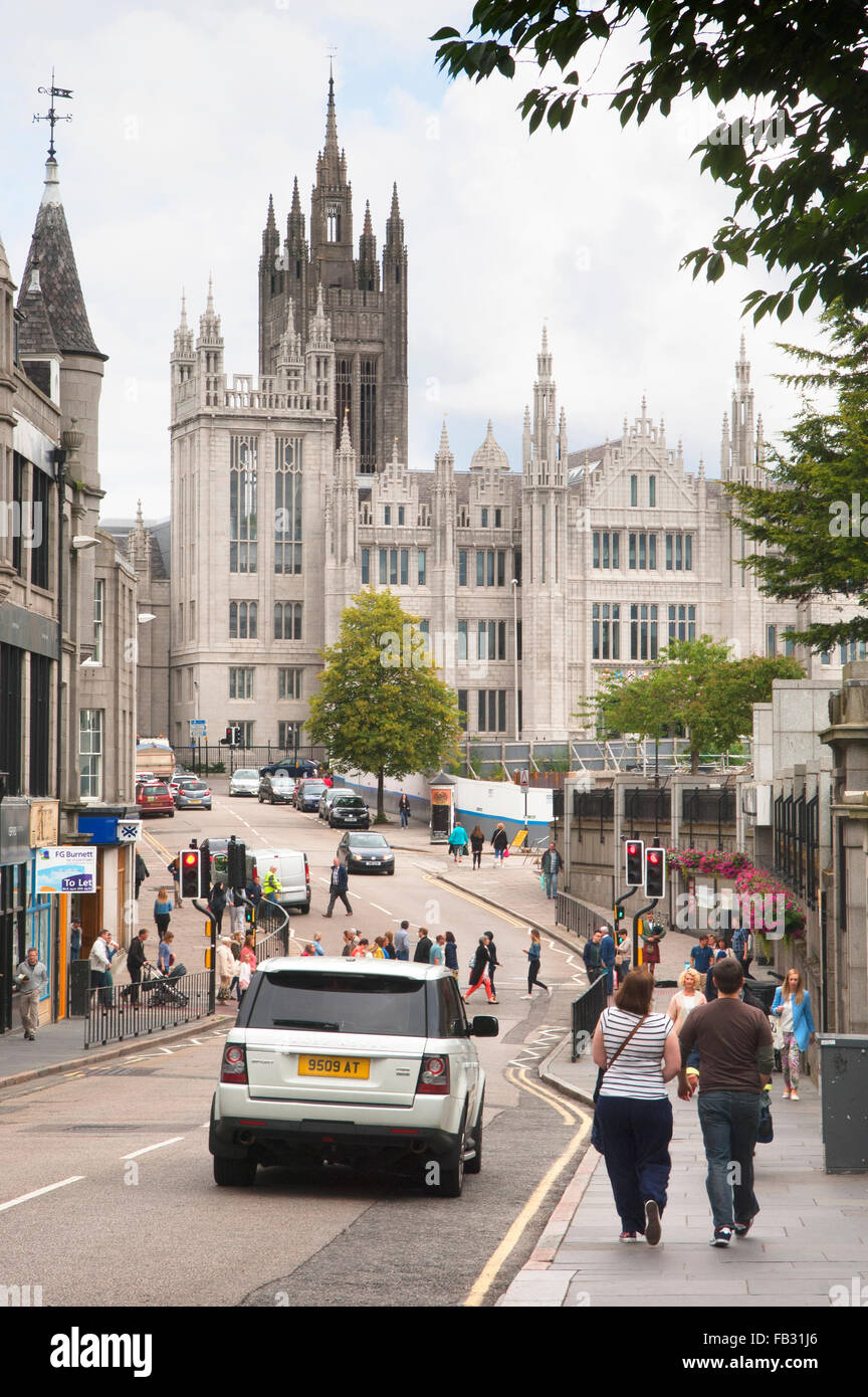 Straßenszene am Upperkirkgate im Zentrum von Aberdeen, Schottland. Stockfoto