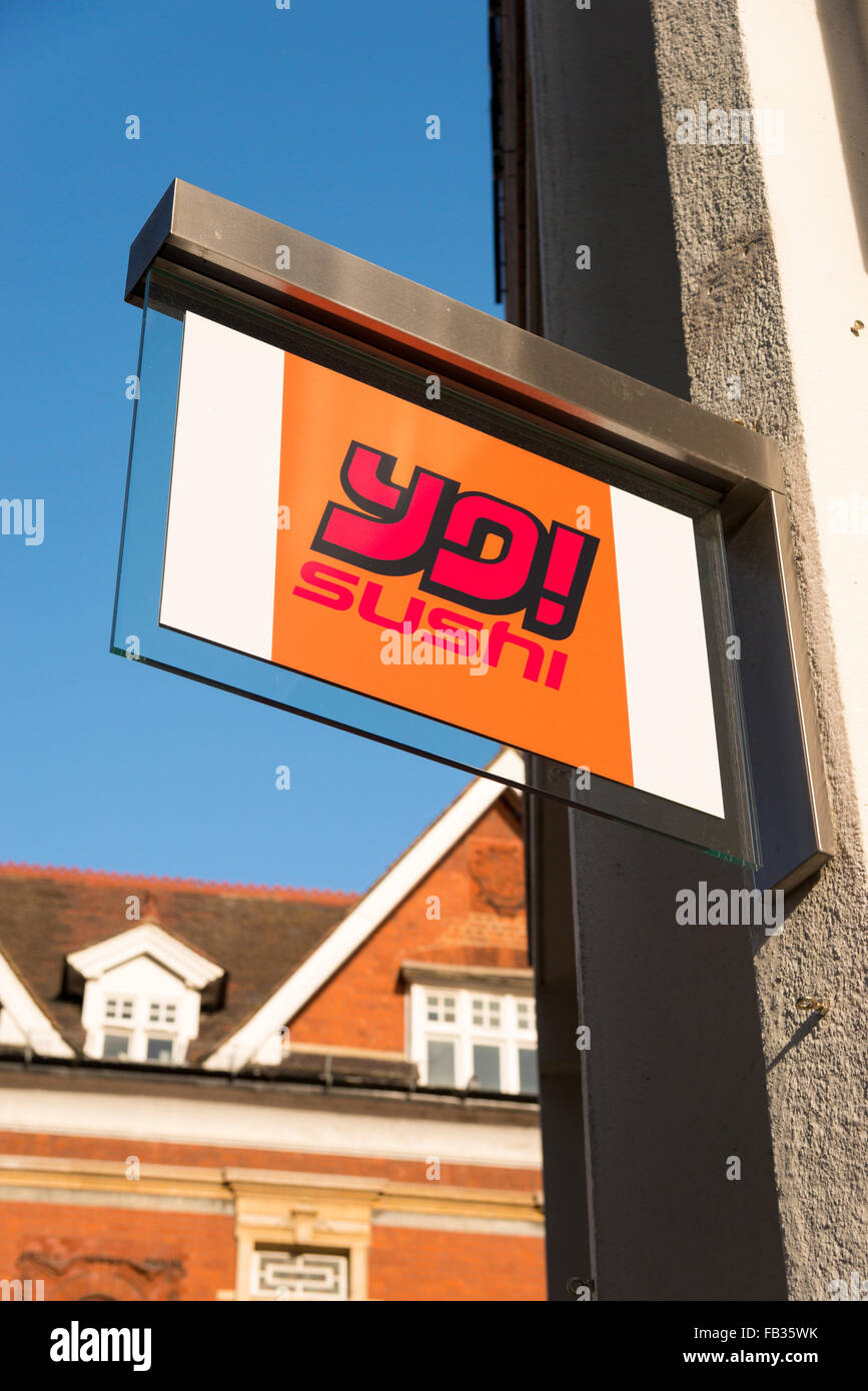 Das Yo Sushi Sushi-Restaurant anmelden, Cambridge UK Stockfoto