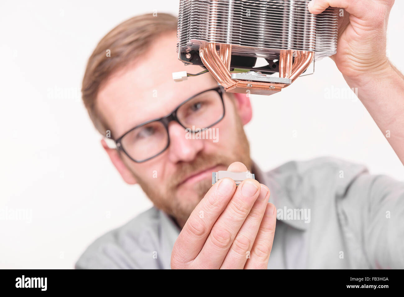CPU und Kühler Installation. Stockfoto