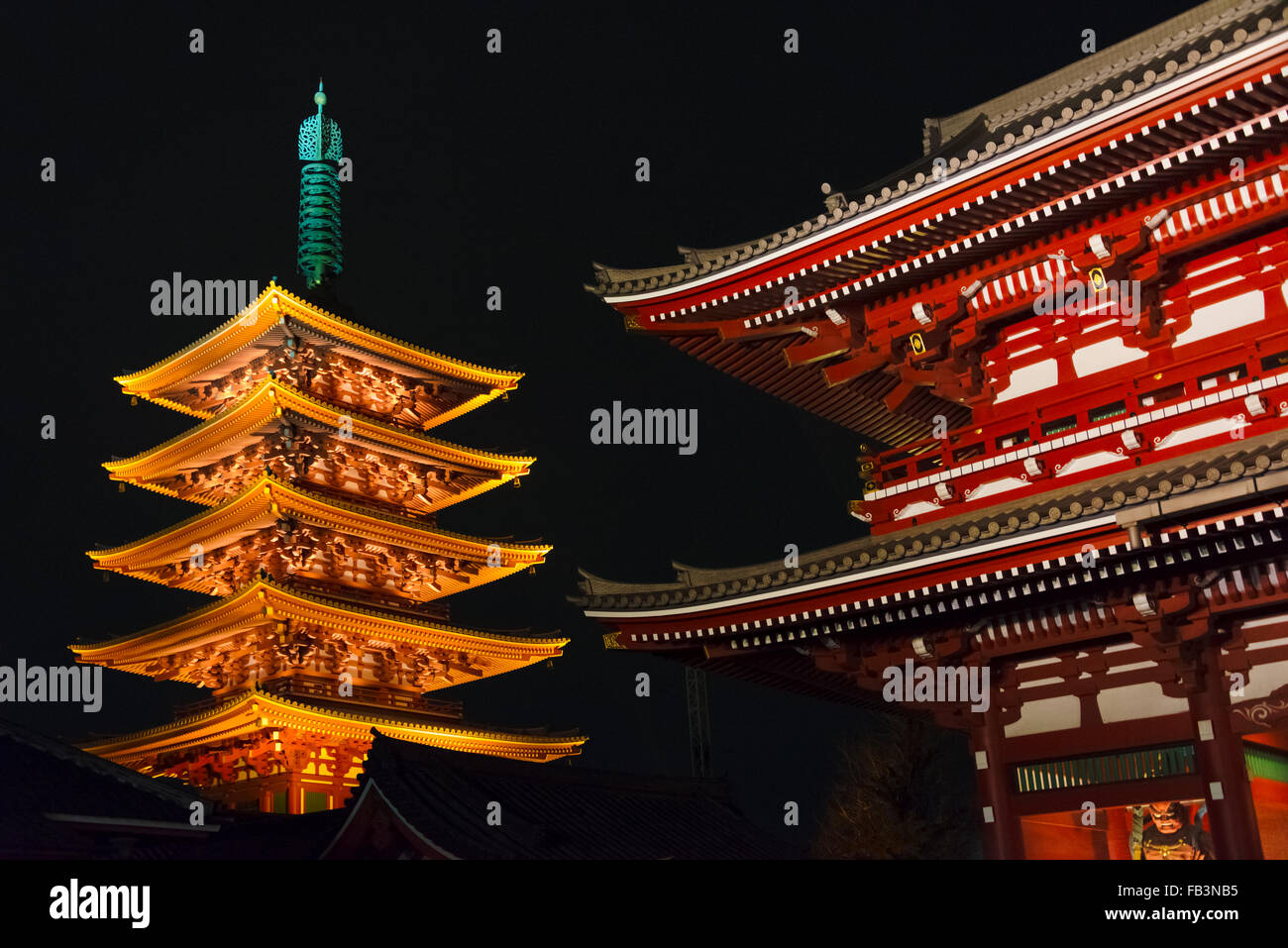 Nachtansicht des Sensoji Tempel und Pagoden, Tokyo, Japan Stockfoto