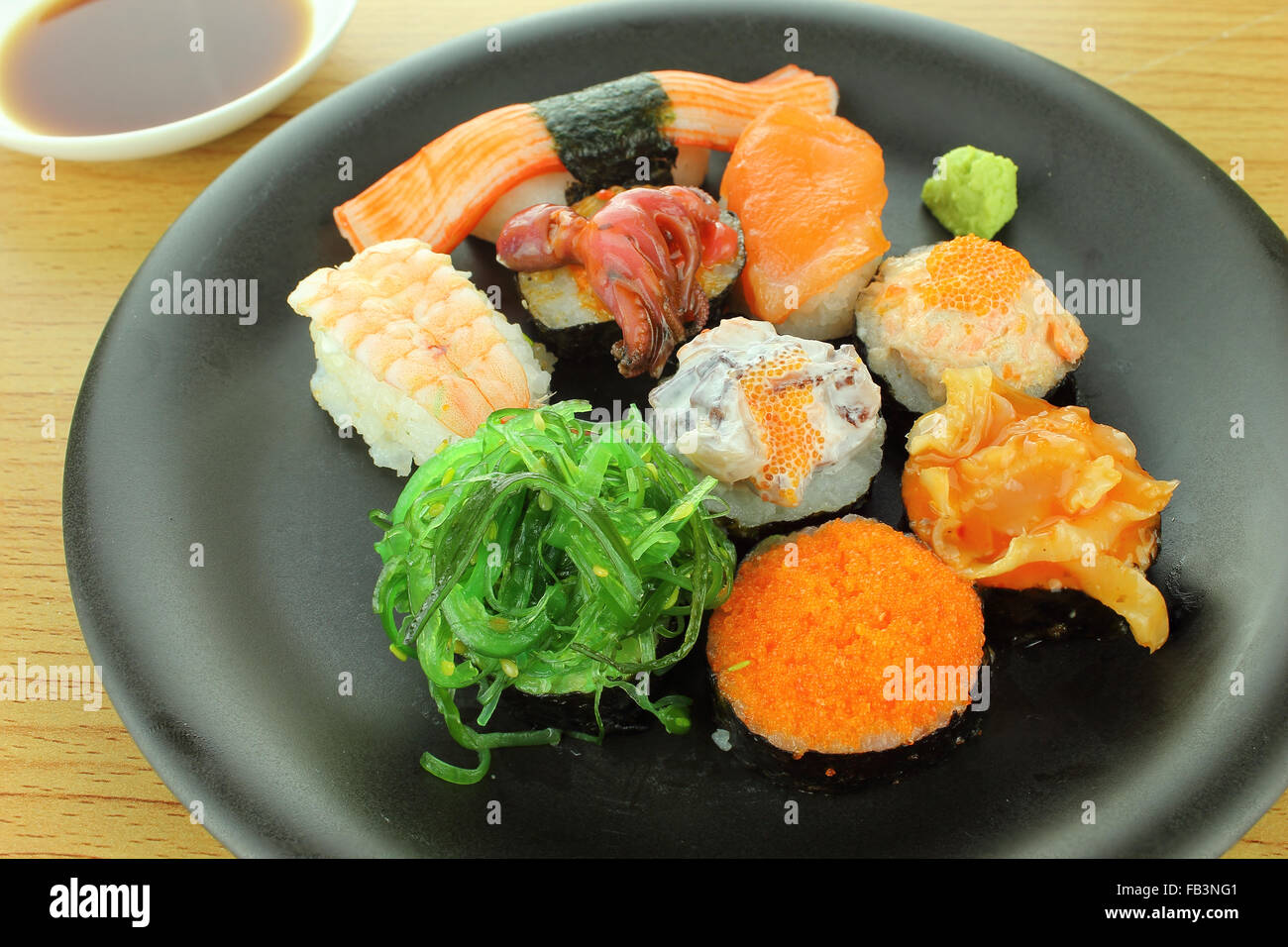 verschiedene Sushi-Rollen Stockfoto