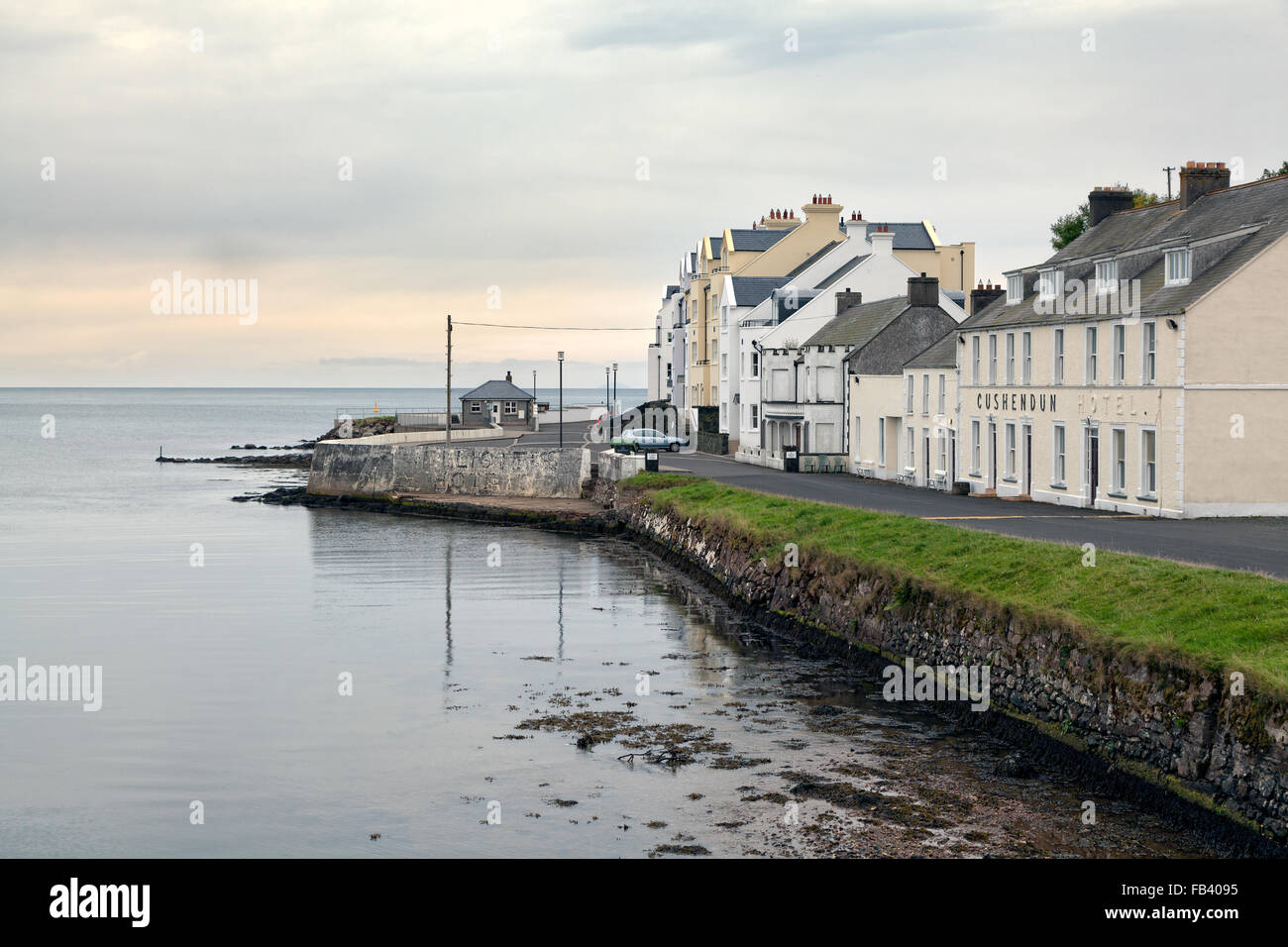 Finden direkt am Meer, Nordirland Stockfoto