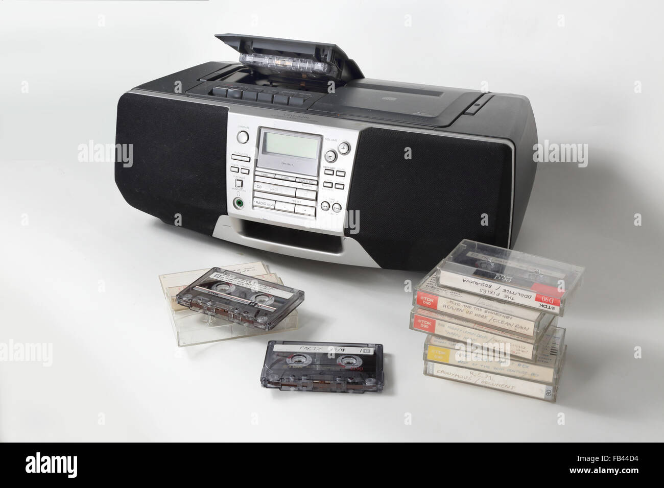 Cassette player buttons -Fotos und -Bildmaterial in hoher Auflösung – Alamy
