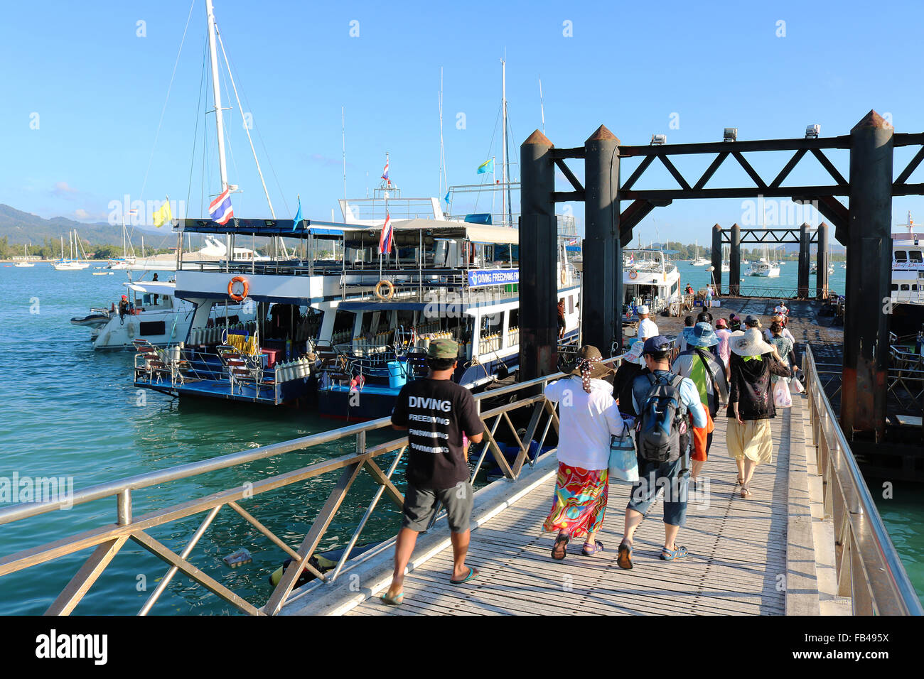 Thailand Phuket Chalong Tauchboote in Chalong Pier Adrian Baker Stockfoto