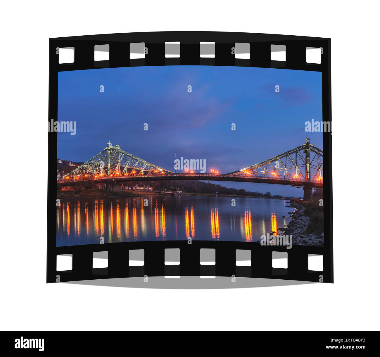 Blick über die Elbe nach der Loschwitzer Elbe Brücke blaues Wunder, Sachsen, Deutschland, Europa Stockfoto