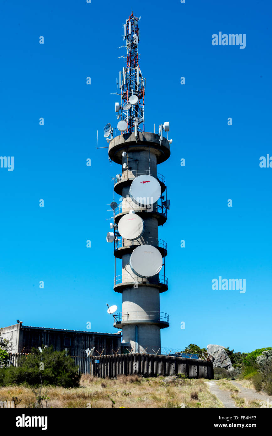 Telekommunikation-Mast auf den Drakonsberg-Bergen, Südafrika Stockfoto