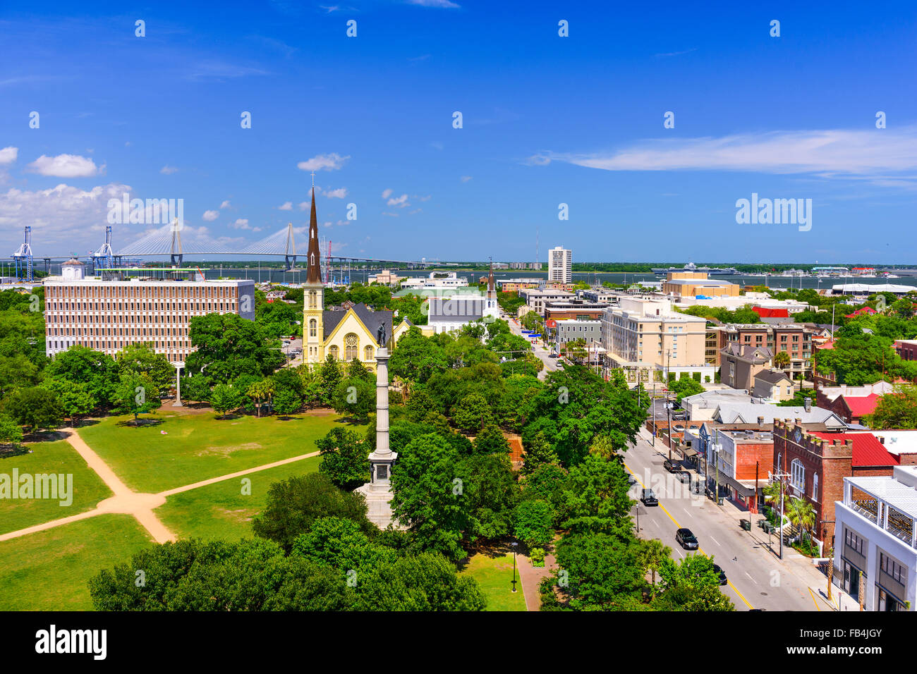 Charleston, South Carolina, USA Skyline über Marion Square. Stockfoto