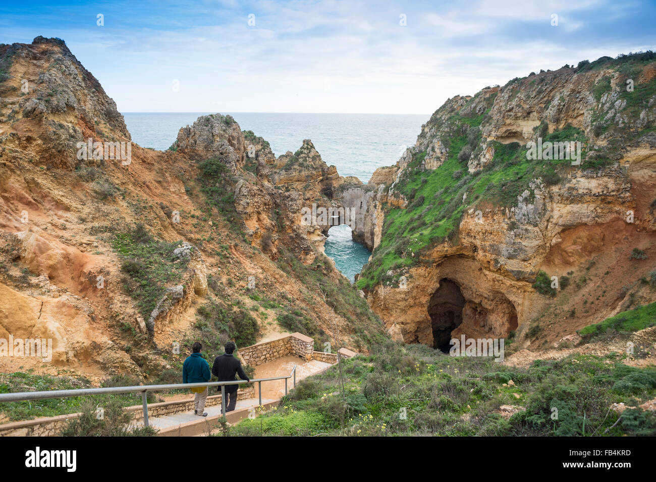 Schritte bis zu den Grotten in Lagos, Algarve, Portugal. Stockfoto