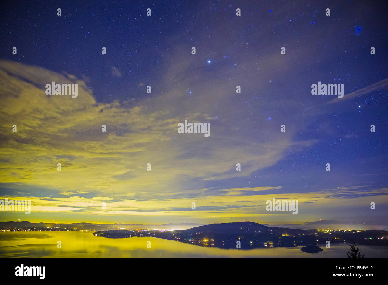 Ansicht der Saanich-Halbinsel in der Nacht, Vancouver Island Stockfoto