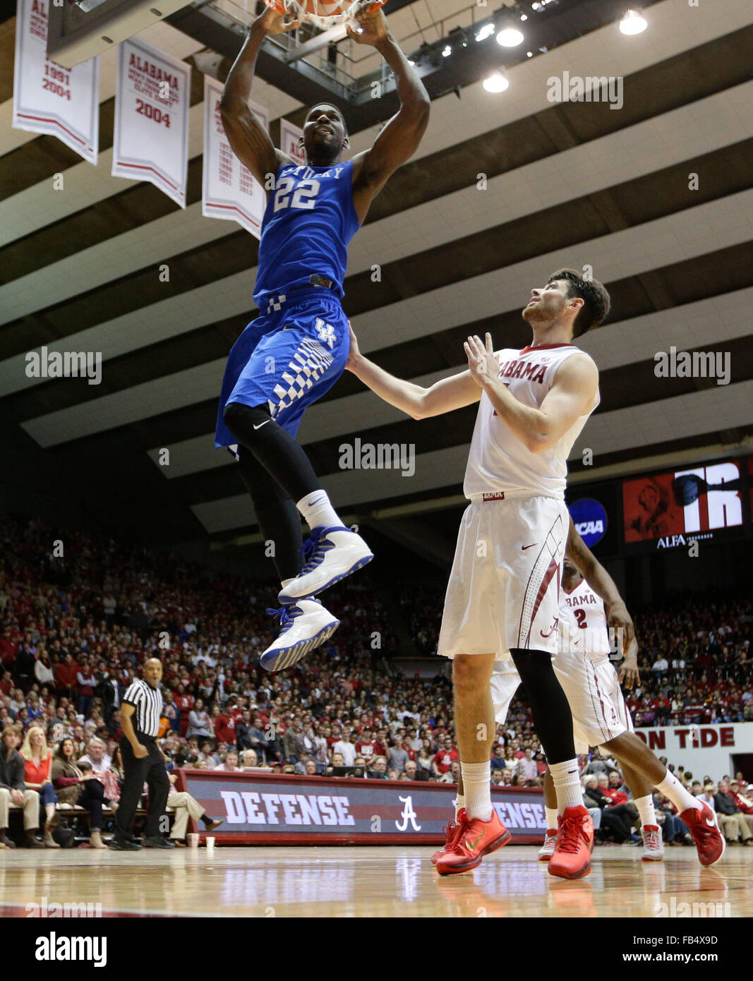 Tuscaloosa, AL, USA. 9. Januar 2016. Kentucky Wildcats vorwärts Alex Poythress (22) ging für ein Halbjahr Dunk wie Kentucky Alabama in Tuscaloosa, AL. auf Samstag, 9. Januar 2016 gespielt © Lexington Herald-Leader/ZUMA Draht/Alamy Live News Stockfoto