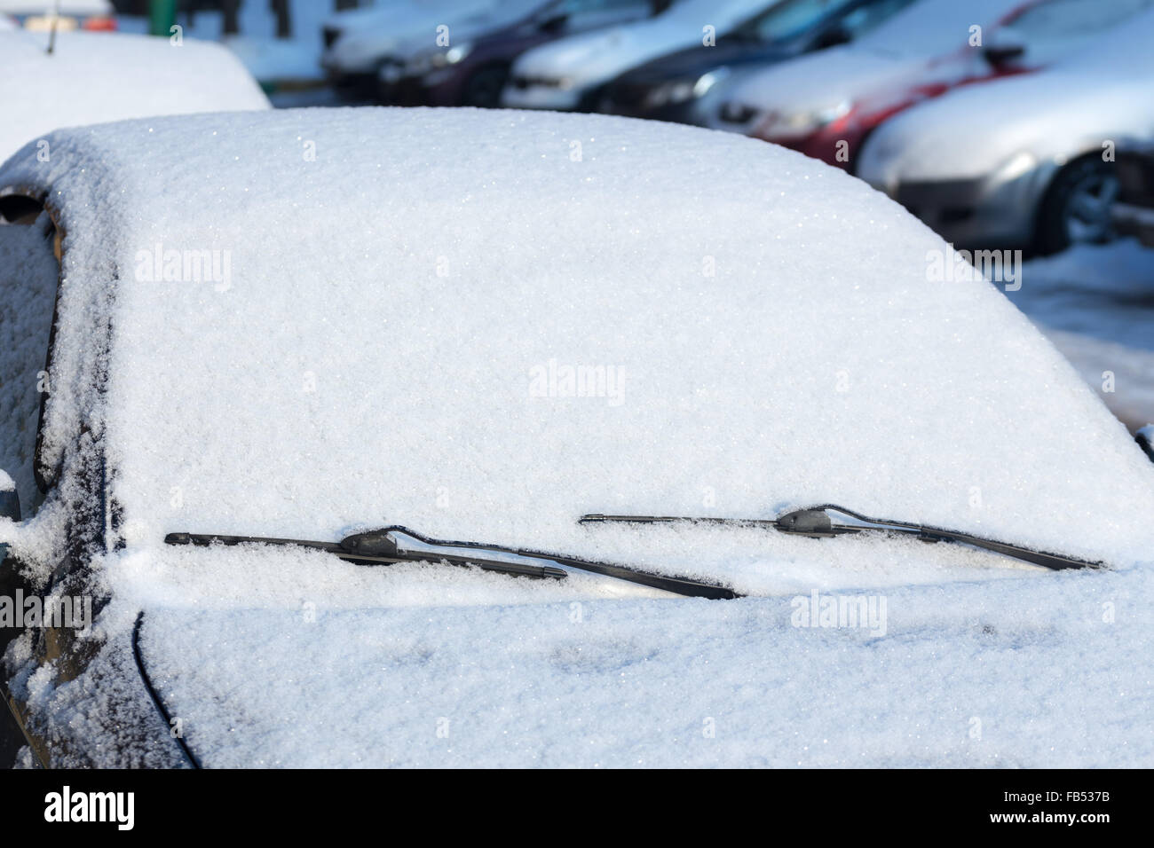 Schnee auf der windschutzscheibe -Fotos und -Bildmaterial in hoher