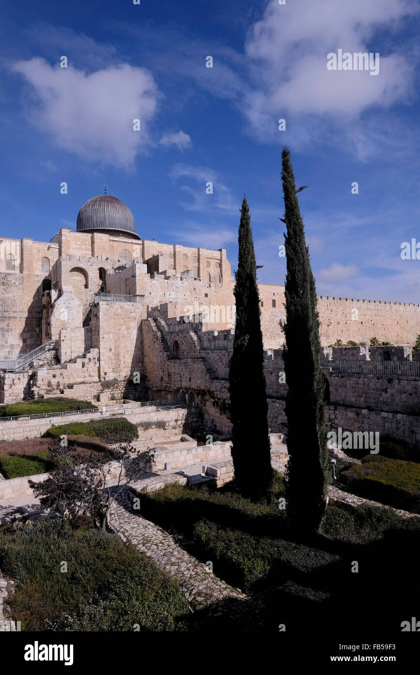 Blick auf den archäologischen Park und die El-Aksa-Moschee entlang der südlichen Mauer von Haram al Sharif vom Jerusalemer Archäologischen Park, Altstadt Ost-Jerusalem Israel Stockfoto